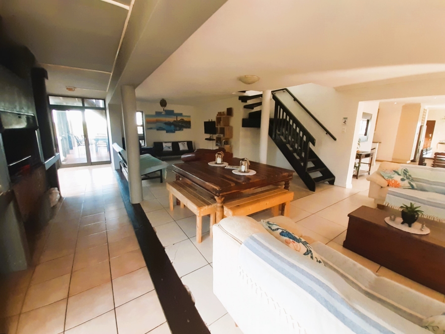 5 Bedroom Property for Sale in Paradise Beach Eastern Cape